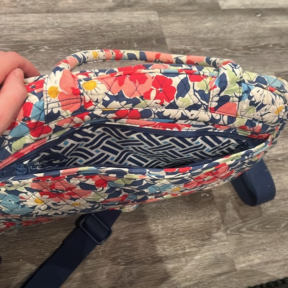 Vera Bradley Messenger Bag in Summer Cottage - Picture 5 of 5